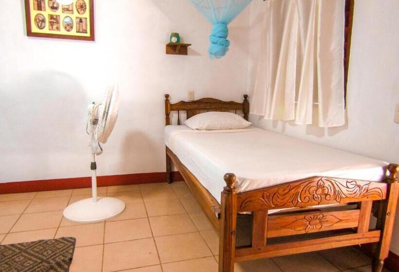 اتاق کلاسیک سه تخته, Restaurante Spa La Barca De Oro