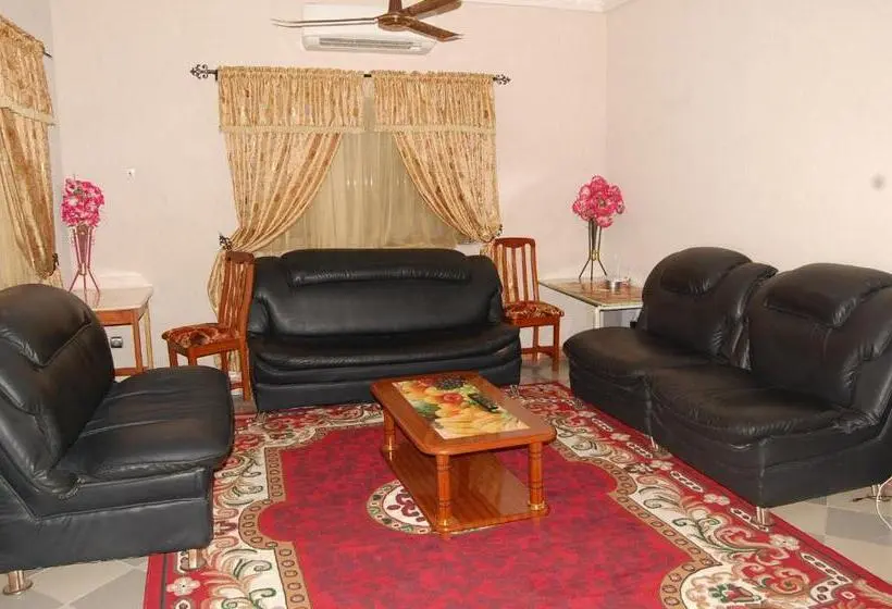 اتاق استاندارد سه نفره, Safari Cotonou