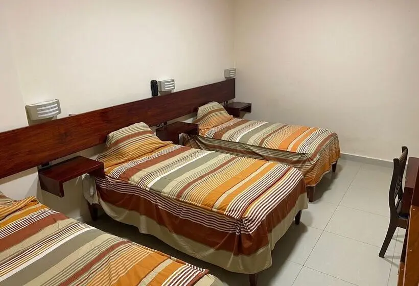 Standard Kolmen Hengen Huone, Tariri