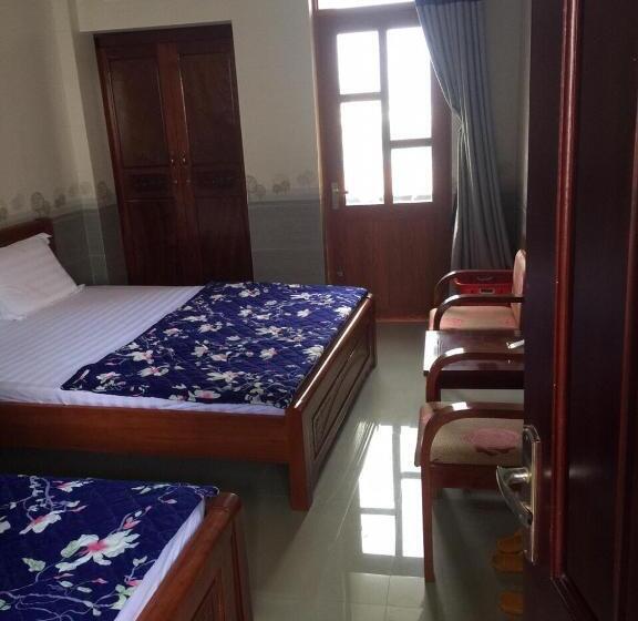 اتاق استاندارد چهارنفره با بالکن, Trung Khanh