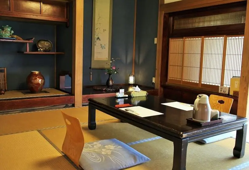 Habitació Triple Estàndard, Shiguretei