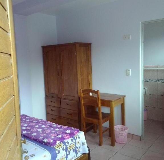 スタンダードルーム, Hospedaje Franco Peruano El Tambito