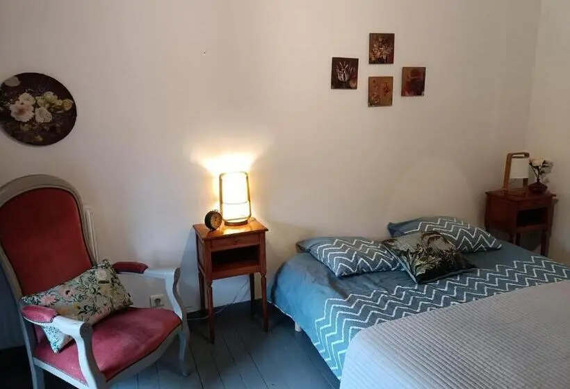 Talo 3 Makuuhuonetta, Ille Flottante, Maison éclusière Et Hébergements Insolites Sur Le Canal