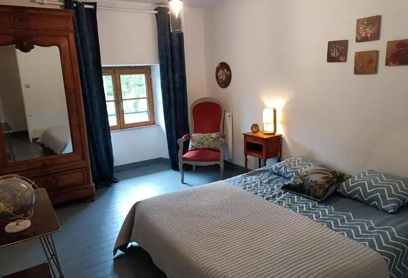 Talo 3 Makuuhuonetta, Ille Flottante, Maison éclusière Et Hébergements Insolites Sur Le Canal