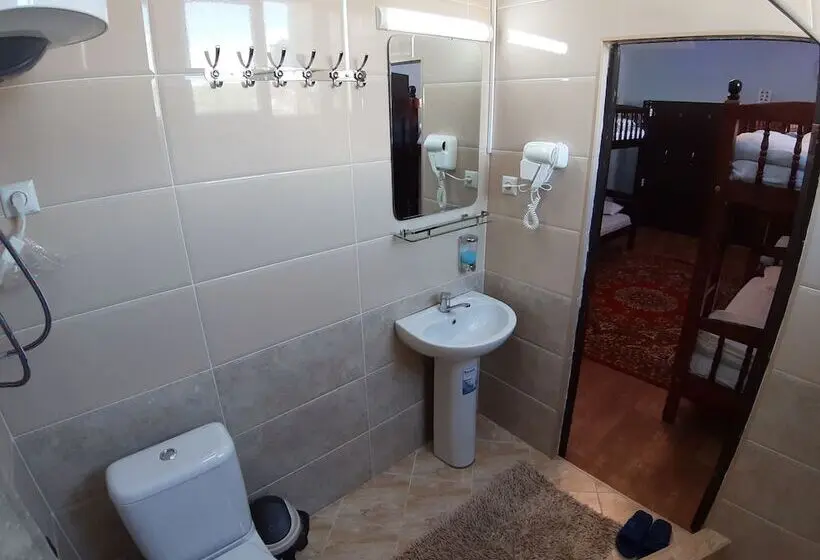 تختخواب در اتاق مشترک, City Hostel Dushanbe