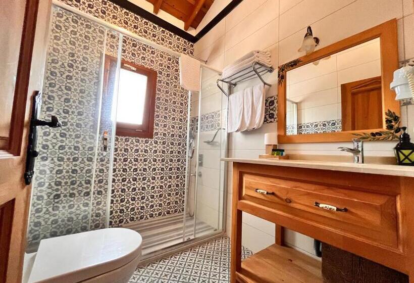 Camera Tripla Standard, Eski Datça Otel