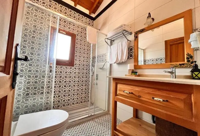 Habitació Triple Estàndard, Eski Datça Otel