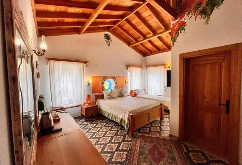 Habitació Triple Estàndard, Eski Datça Otel