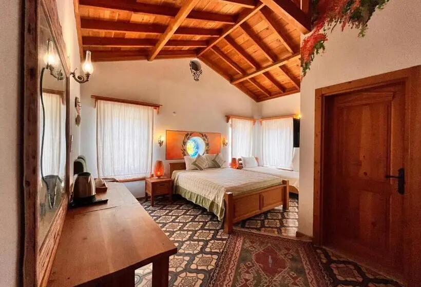 Habitació Triple Estàndard, Eski Datça Otel