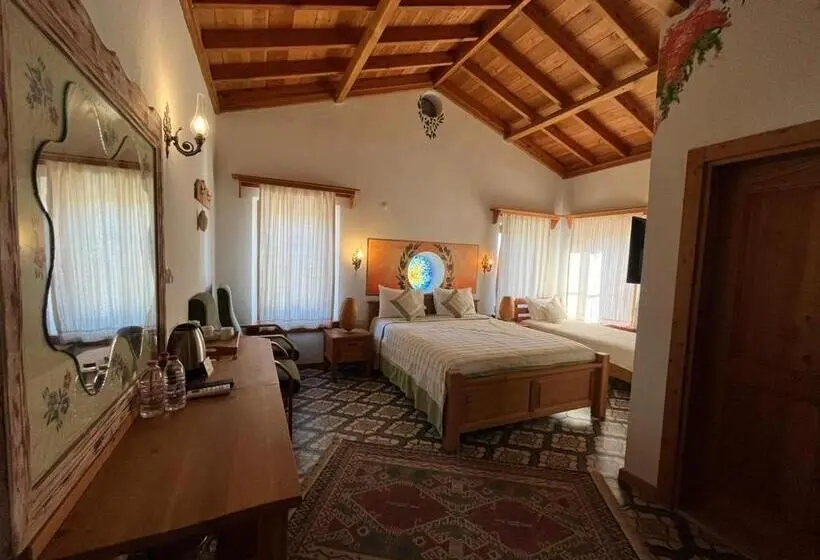 Habitació Triple Estàndard, Eski Datça Otel