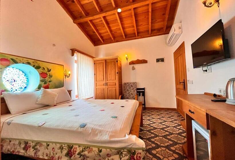 Camera Deluxe, Eski Datça Otel