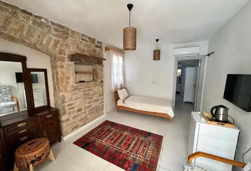 Habitació Triple Estàndard Vista Jardí, Eski Datça Otel
