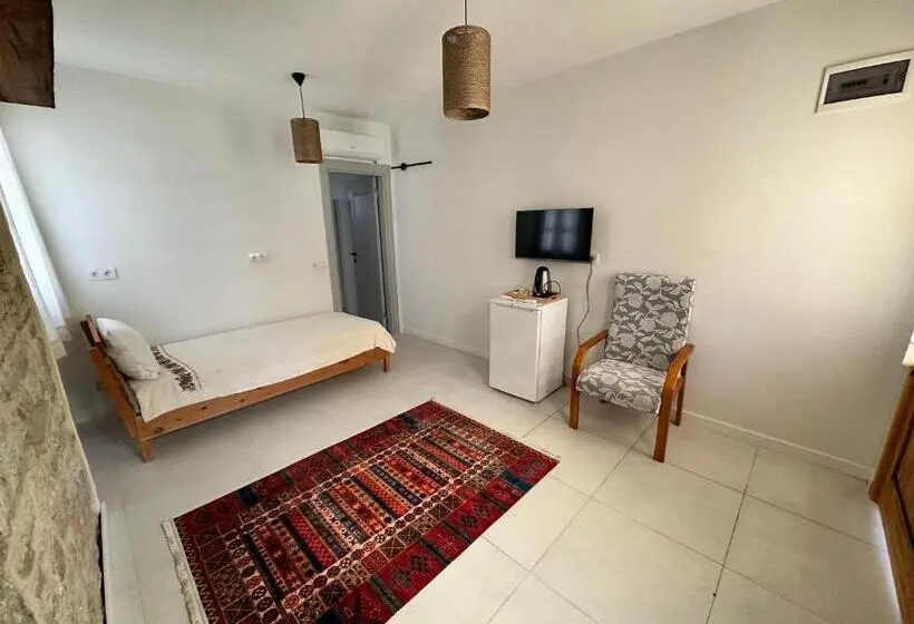 Habitació Triple Estàndard Vista Jardí, Eski Datça Otel