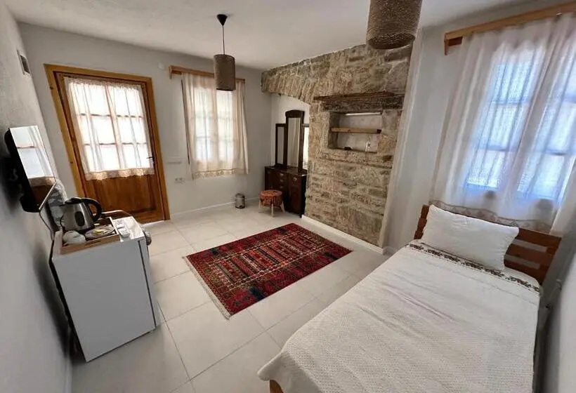 Habitació Triple Estàndard Vista Jardí, Eski Datça Otel