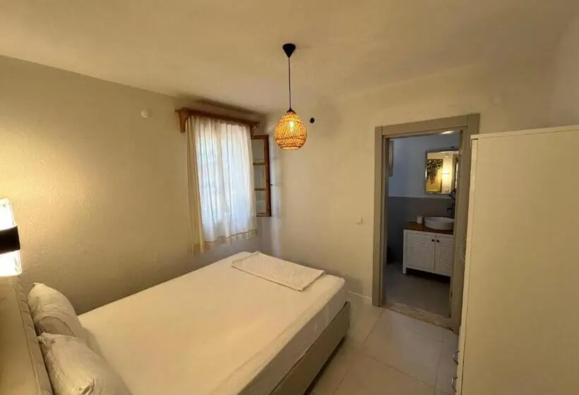 Habitació Triple Estàndard Vista Jardí, Eski Datça Otel
