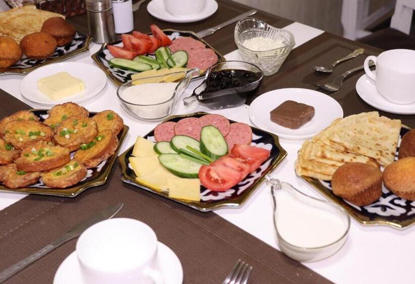 اتاق خانوادگی, Al Bukhari Boutique