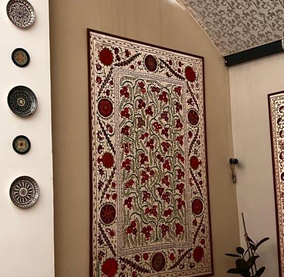 اتاق اکونومی, Al Bukhari Boutique