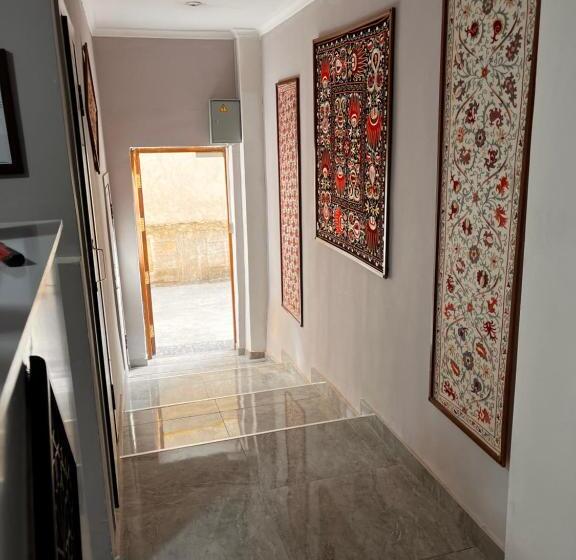 اتاق اکونومی, Al Bukhari Boutique