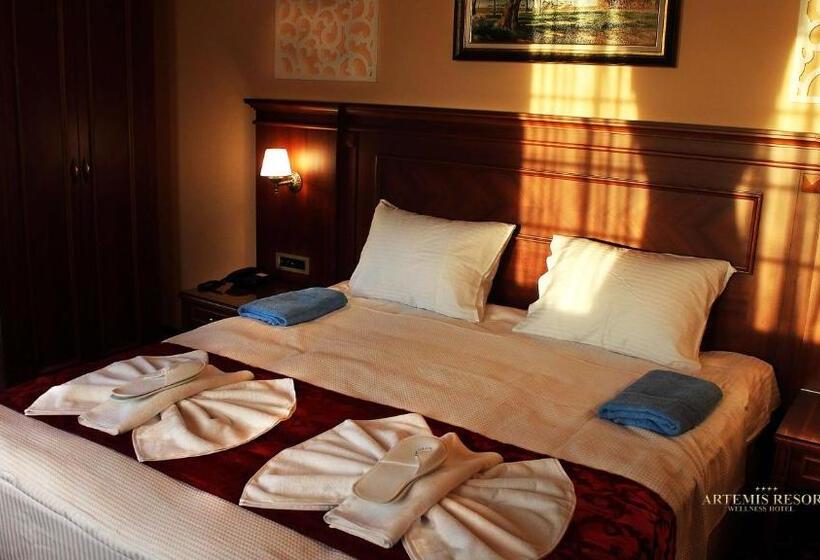 חדר דלוקס לשלושה, Artemis Resort Wellness