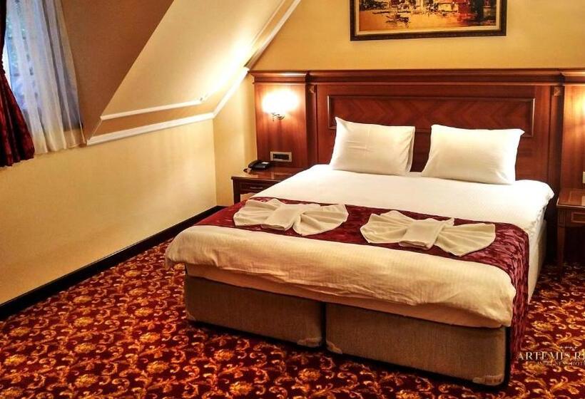 סוויטה מלכותית, Artemis Resort Wellness