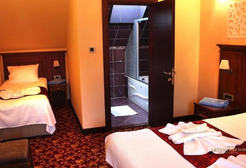 חדר דלוקס לשלושה, Artemis Resort Wellness