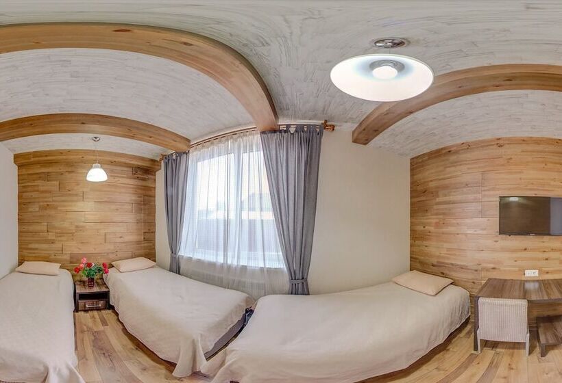 اتاق استاندارد سه نفره, Hillside Karakol B&b