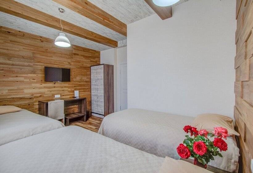 اتاق استاندارد سه نفره, Hillside Karakol B&b