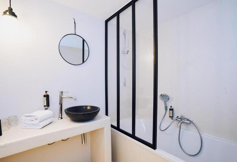 Standaard Driepersoonskamer met Uitzicht op de Tuin, Latroupe Jardin Secret