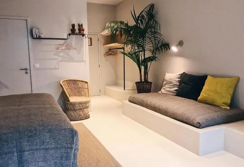 اتاق استاندارد سه تخته با چشمانداز باغ, Latroupe Jardin Secret