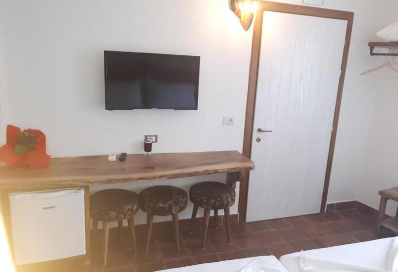 标准三人间, Omer