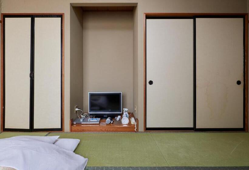 Quarto Triplo Estandar, Simizu