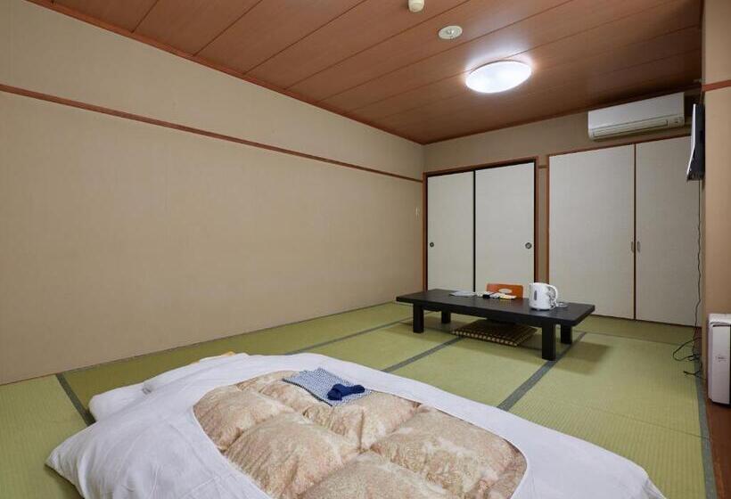 غرفة عائلية, Simizu