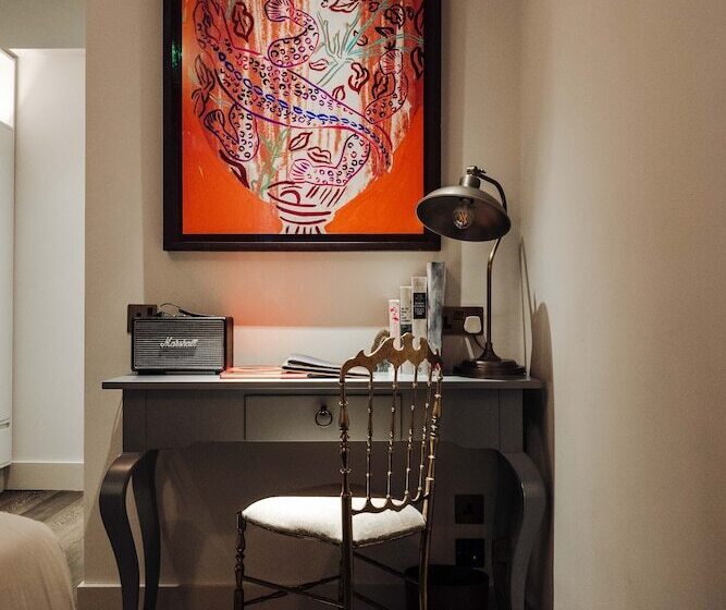 Standard Room, The Mandrake