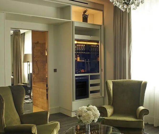 Standard Room, The Mandrake