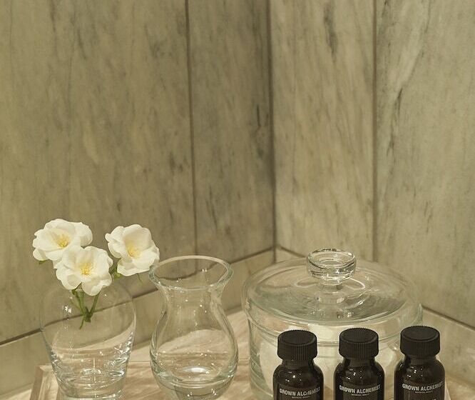 Executive Room, The Mandrake