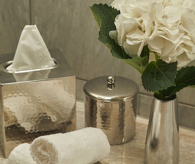 Executive Room, The Mandrake