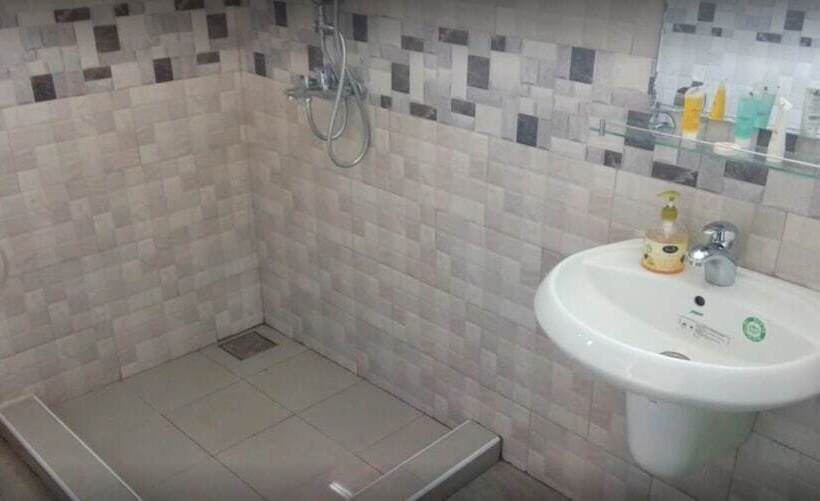 اتاق لوکس سه تخته, Sheevys Bed N Breakfast