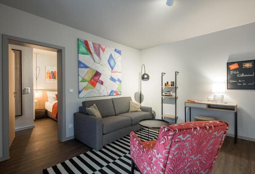 جناح جونيور عائلى, Statthotel Weimar