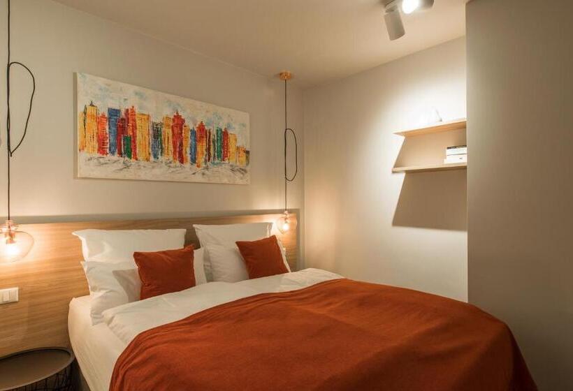 جناح جونيور عائلى, Statthotel Weimar