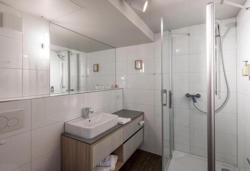 شقة عائلية, Statthotel Weimar