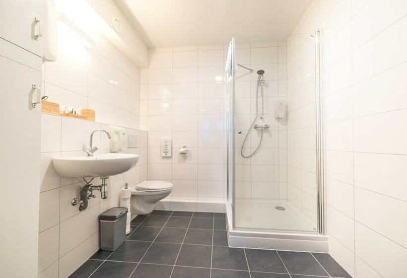 חדר קלאסי לארבעה, Zèta Beds