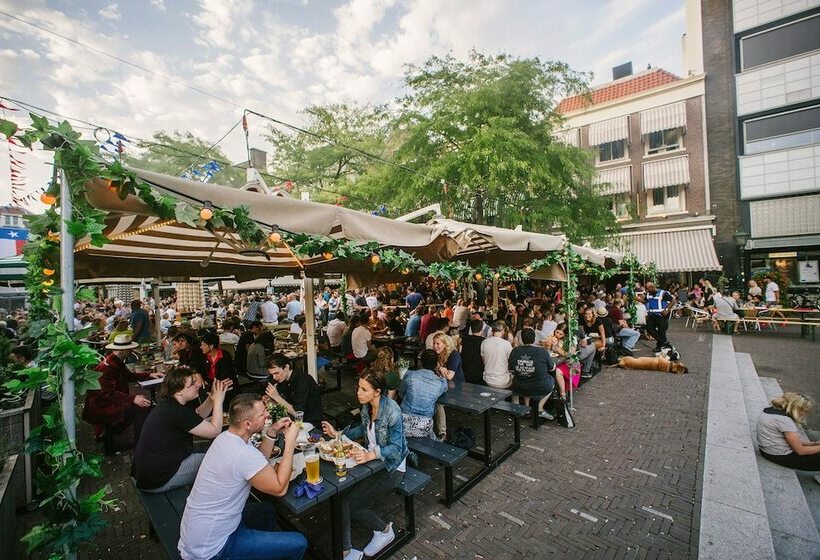 חדר אקונומי, Zèta Beds