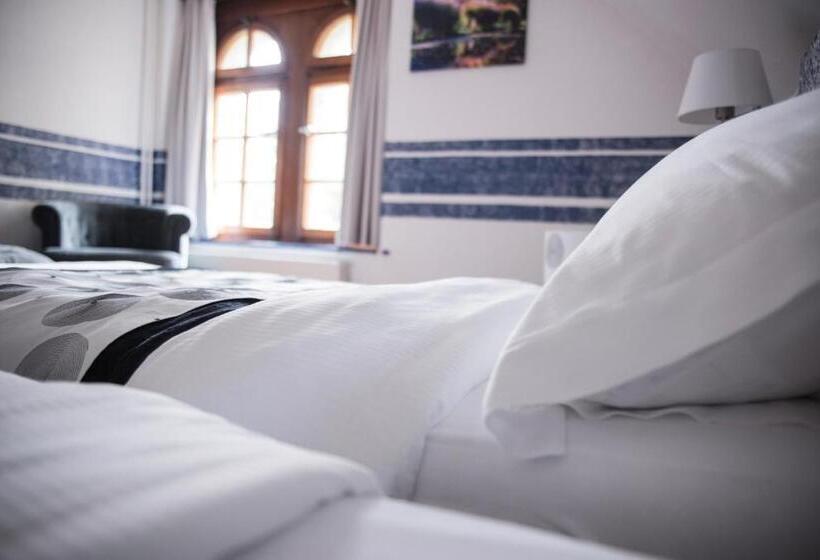 חדר סטנדרט לשלושה, Crêt Bérard