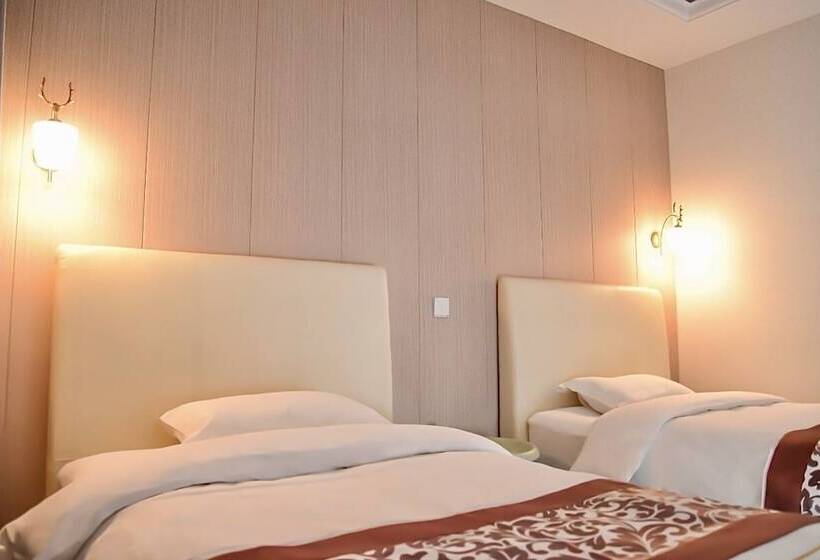 اتاق سوپریور, Mika