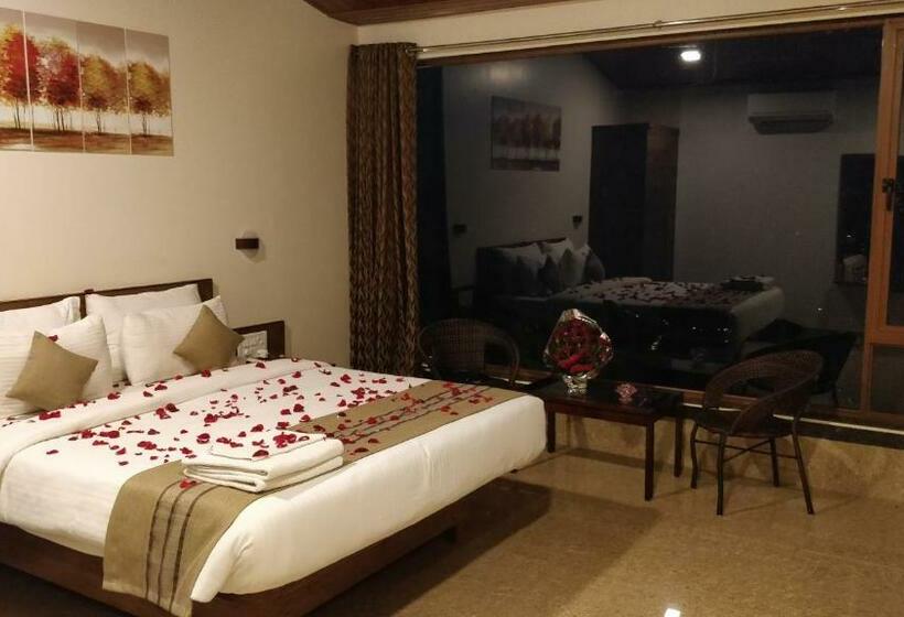 Номер Стандарт Вид на Горы, Miraya