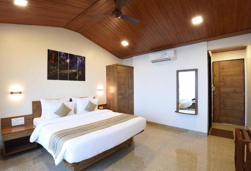 Номер Стандарт Вид на Горы, Miraya