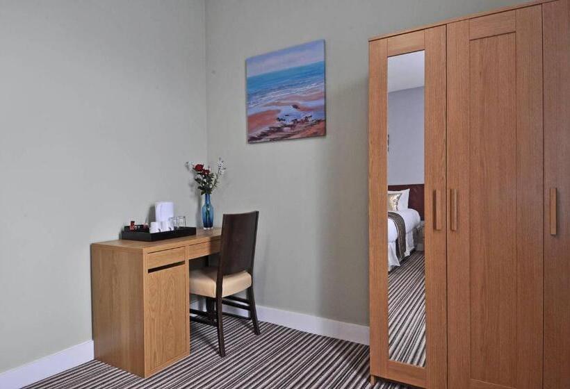 חדר סטנדרט לשלושה, Rbs