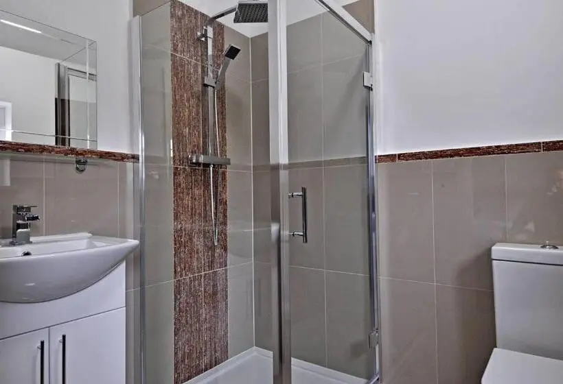 Standard Kolmen Hengen Huone, Rbs