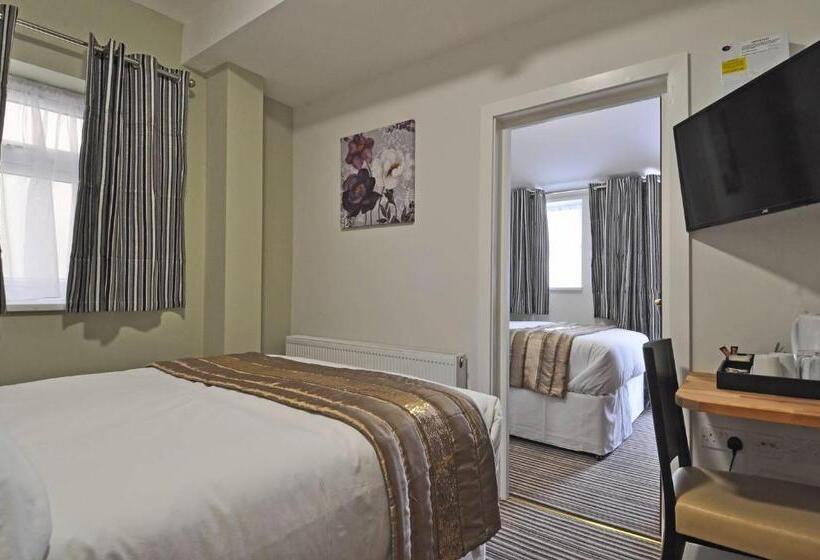 חדר סטנדרט לשלושה, Rbs