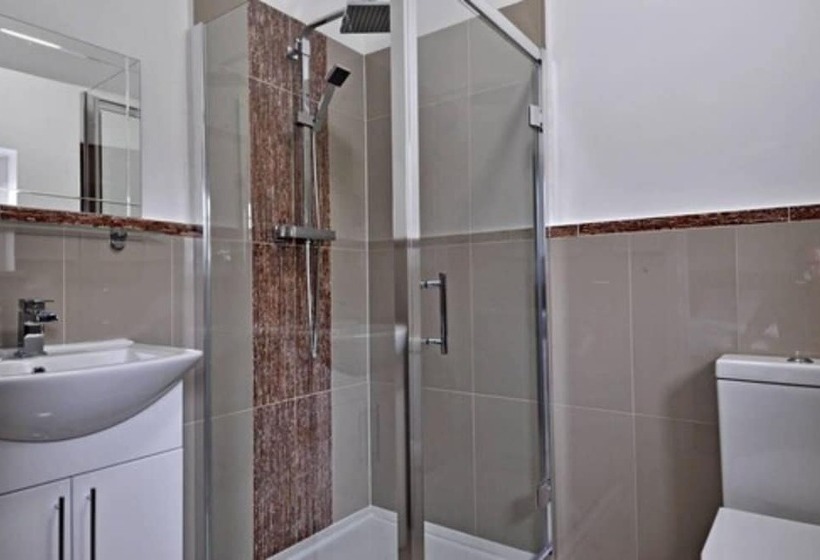 חדר סטנדרט לשלושה, Rbs